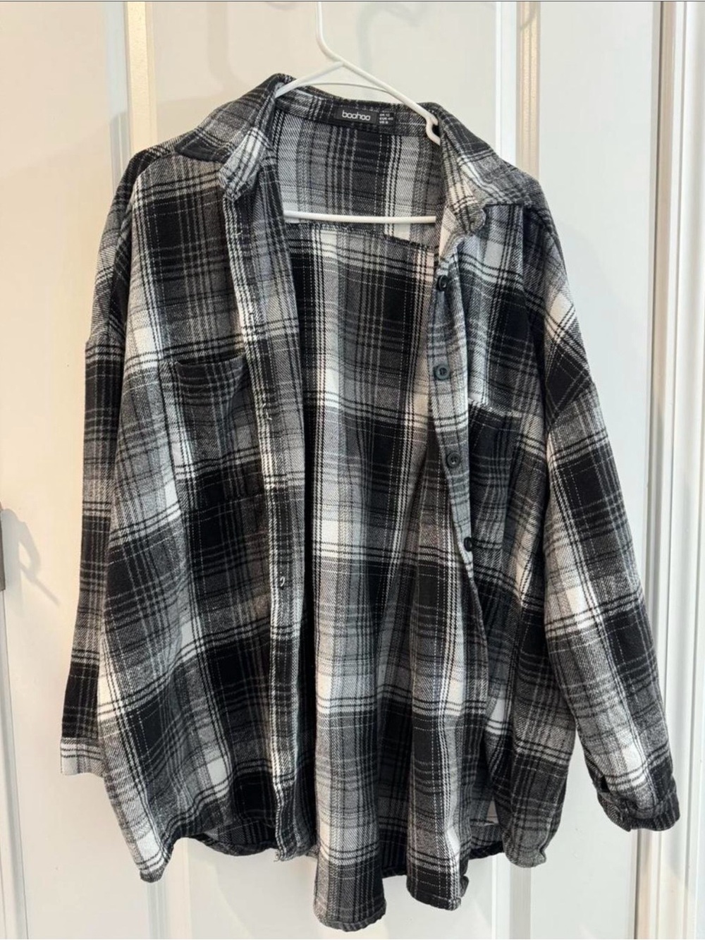 Boohoo Black and White Plaid Button-Down Shirt Shacket